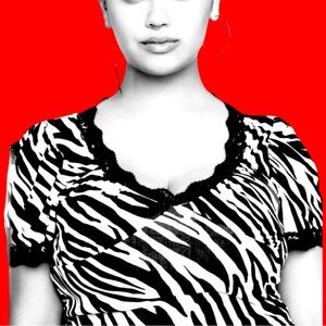 Dolls Kill Back It Up Crop Top w/White & Black Zebra Stripes Lace edging, Sz 3X